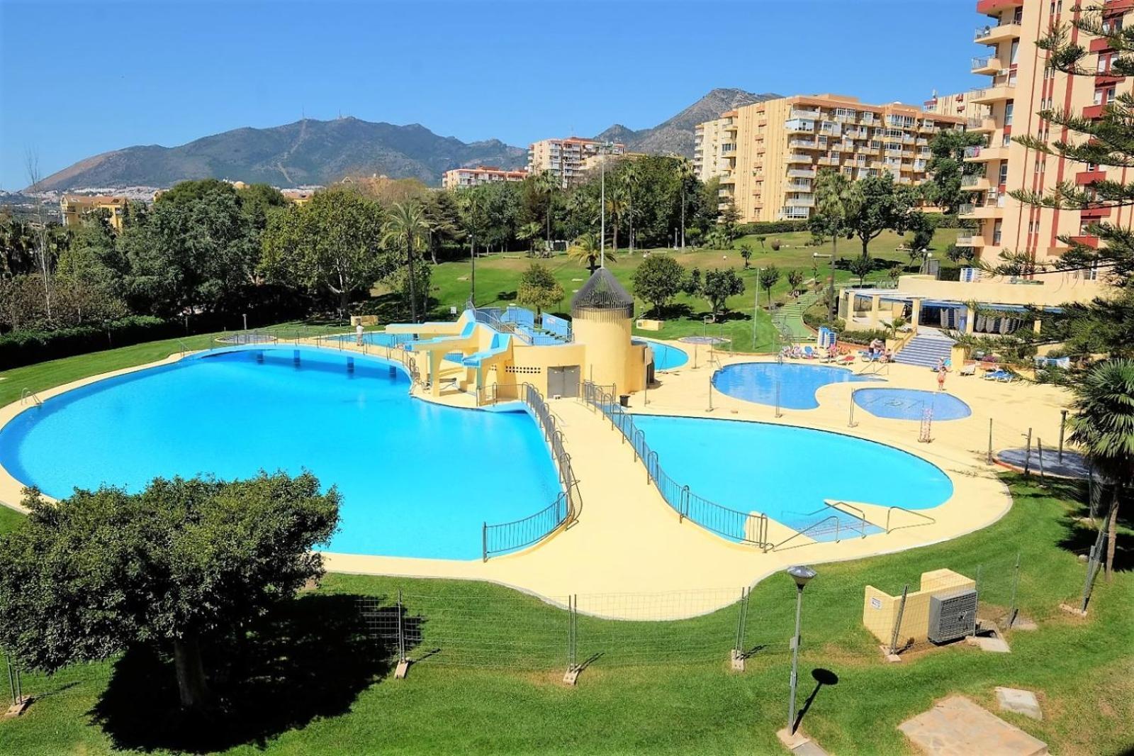 Jupiter Apartment Sea, Pools View 베날마데나코스타 외부 사진